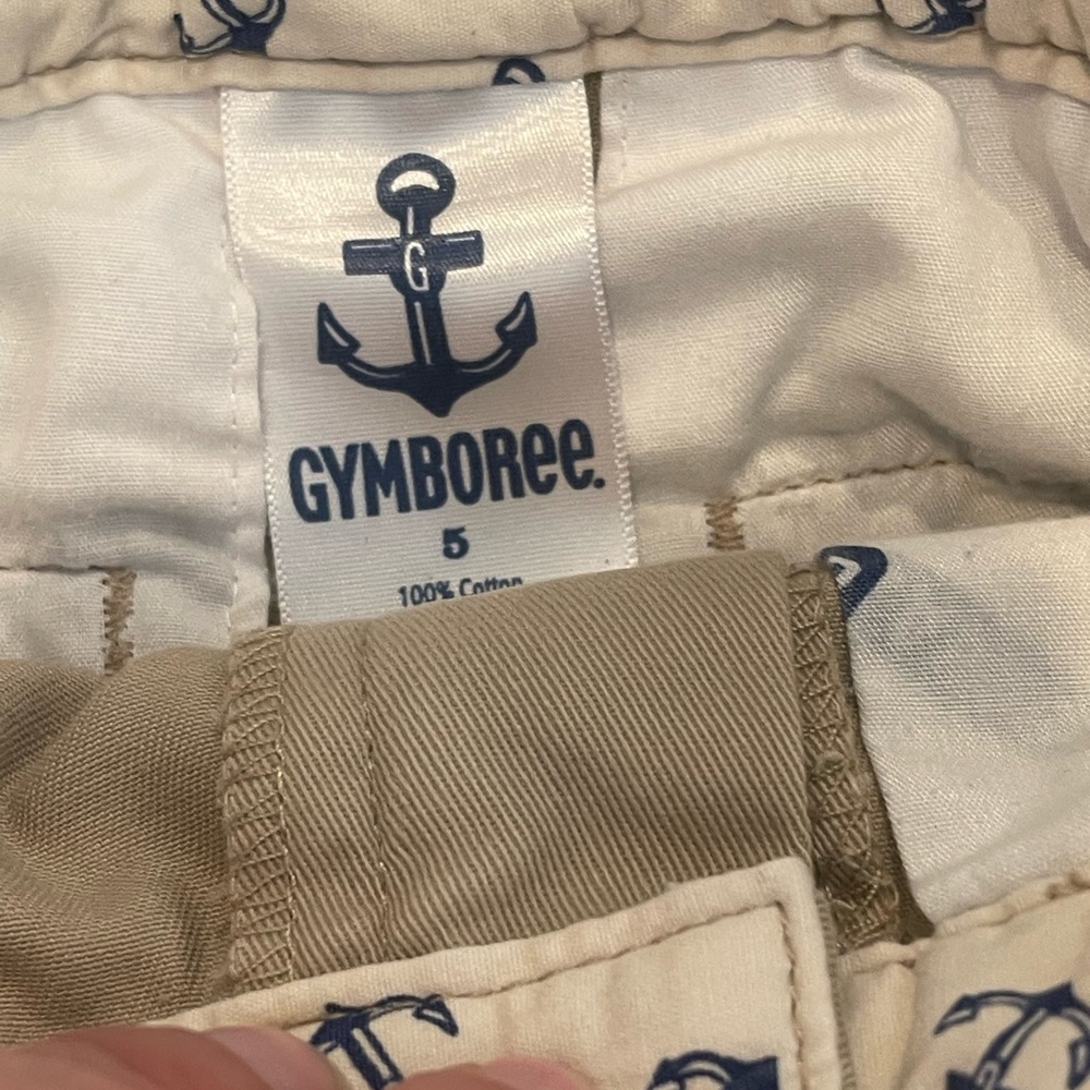 Bundle of 4 pairs of boys 5T shorts - Picture 4 of 5